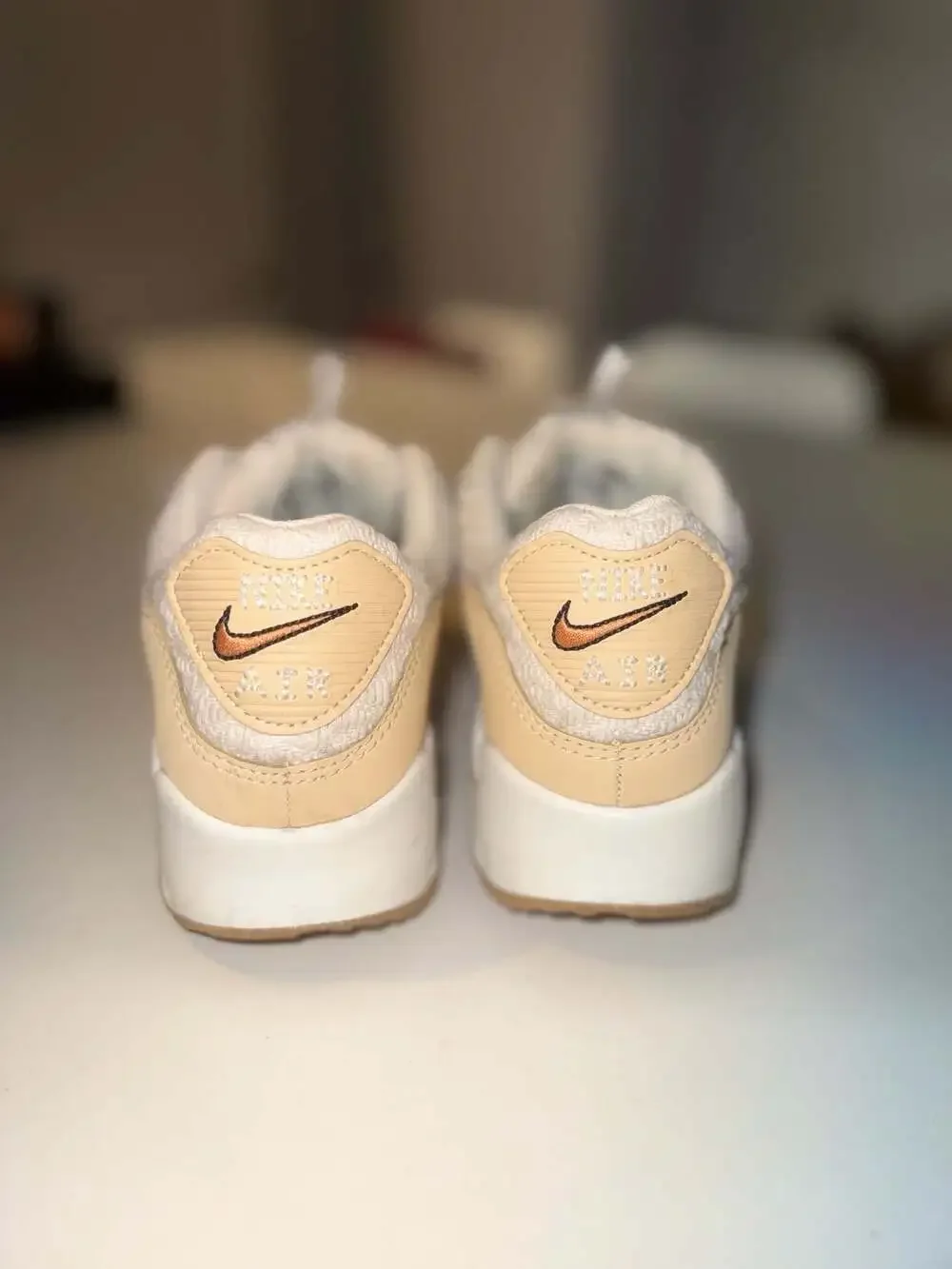 Nike Air Max 90 Sun Club Sneakers
